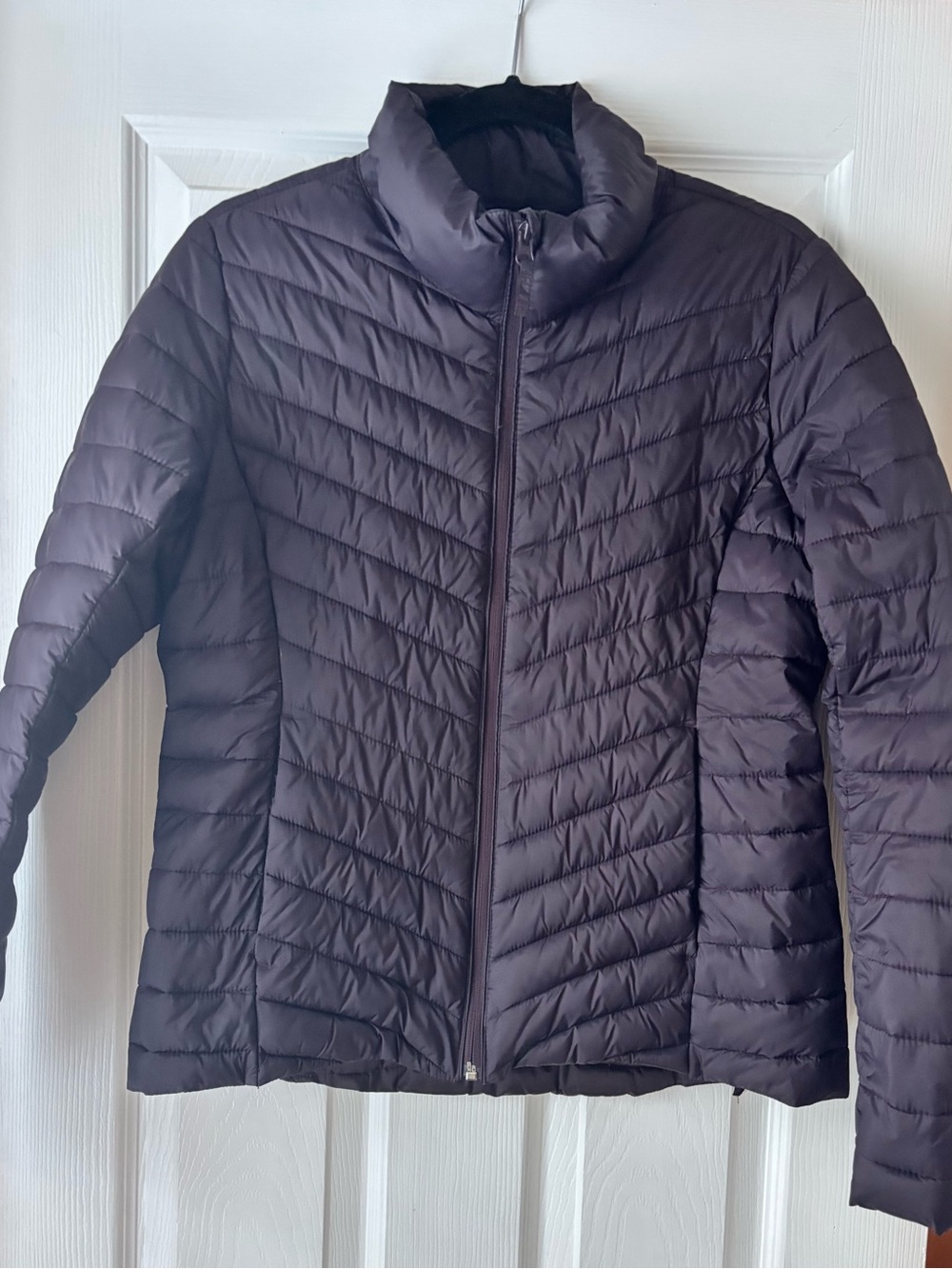 Old Navy Womens
Puffer Jacket Size Medium